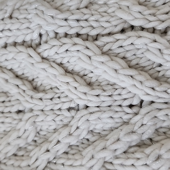 Scarf (New) - Picture 3 of 5